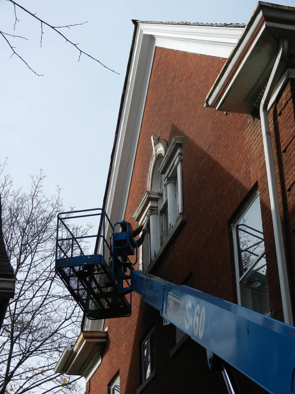 221 eave1111s