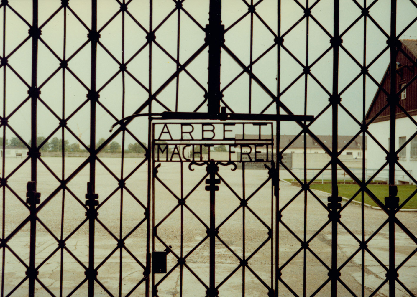 dachau82S